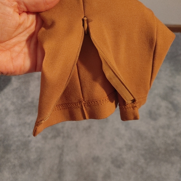 Ophelia Roe Tan Pants With Zippered Ankles. Size Large, 26 Inseam - Picture 4 of 6